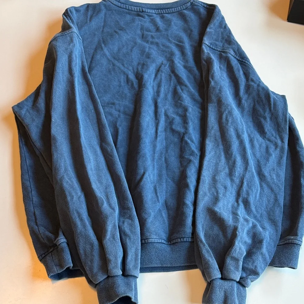 Urban Outfitters Blue Crewneck Sweater - Picture 9 of 9